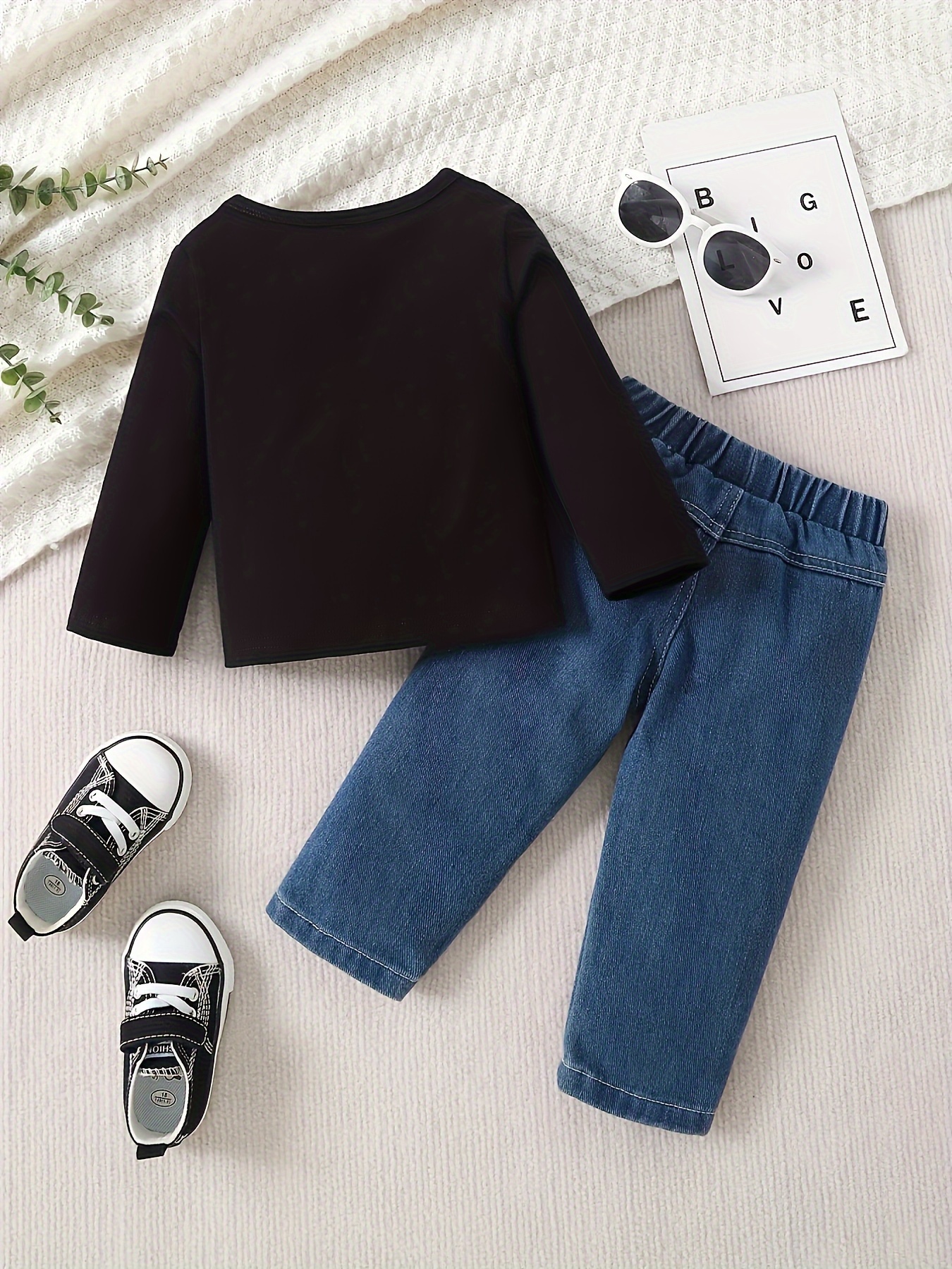 Graphic Long Sleeve Top Distressed Denim Jeans Set Black Casual  Outfit with Arrow Design Fall/Winter, Everyday Outfit