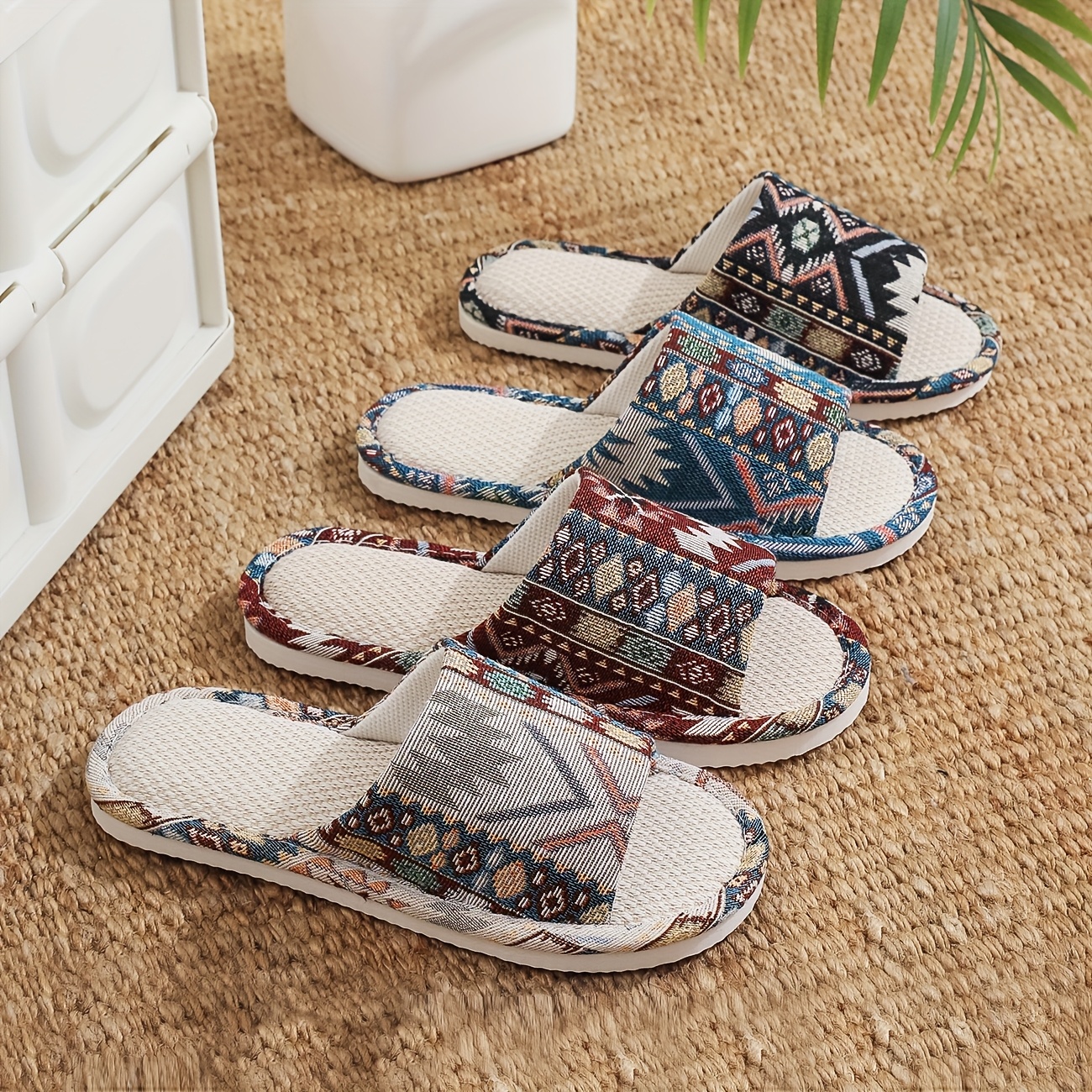 New Slippers for Women, Non-Slip, for Home and Indoor Use, Suitable for All Seasons, Couple's Style, Premium Feel, Quiet Soft Sole, Summer, Women Shoes