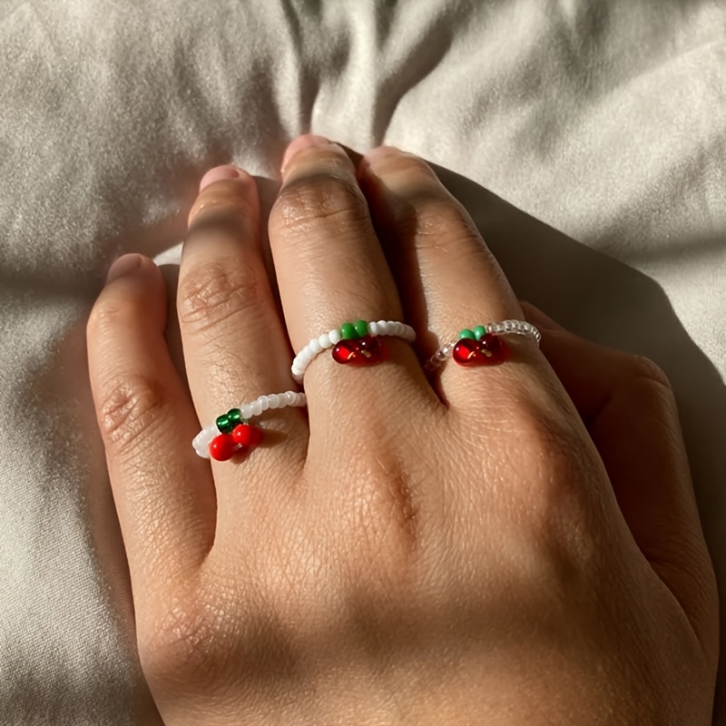 E-shop 3er-Set Damenmode Stapelringe, Sommer Kreativ Kleine Kirsche Weiß Runde Perle Reisperle Ring Mädchenhaft Kleine Frische Frucht Kleine Kirsche