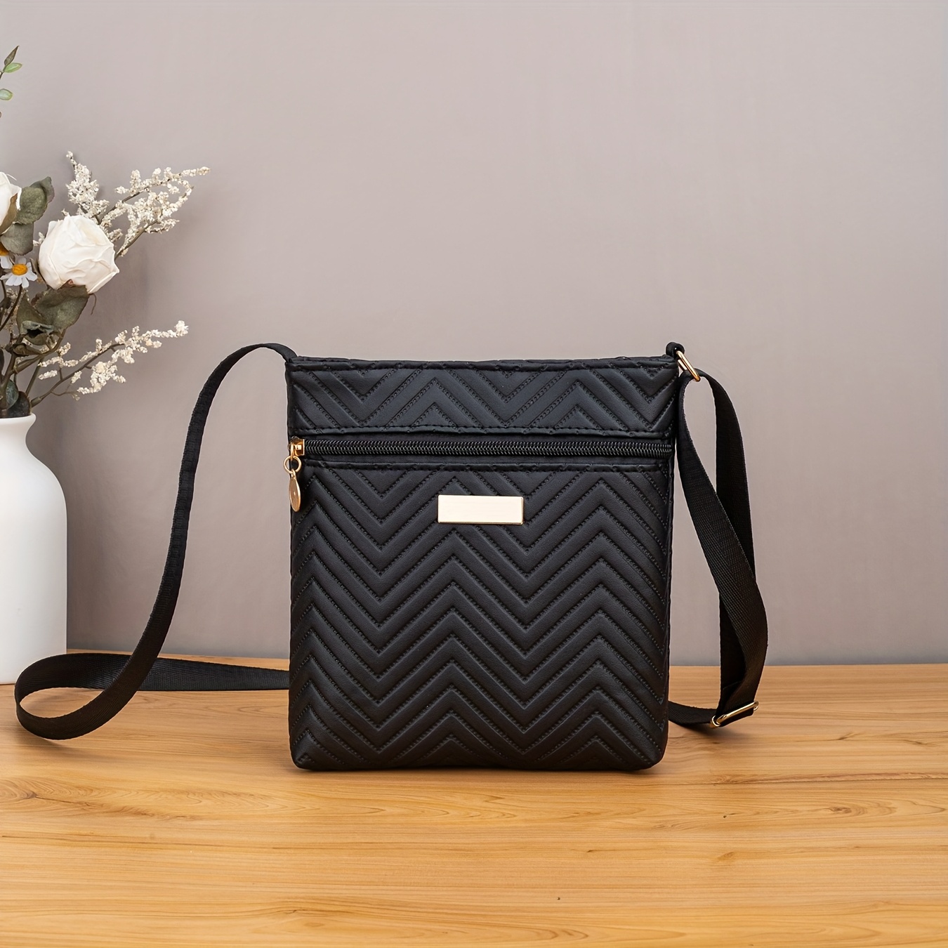 New Minimalist Striped Solid Color High-end Women's Versatile Shoulder Bag With Wavy Embroidery, Compact Crossbody Phone Bag