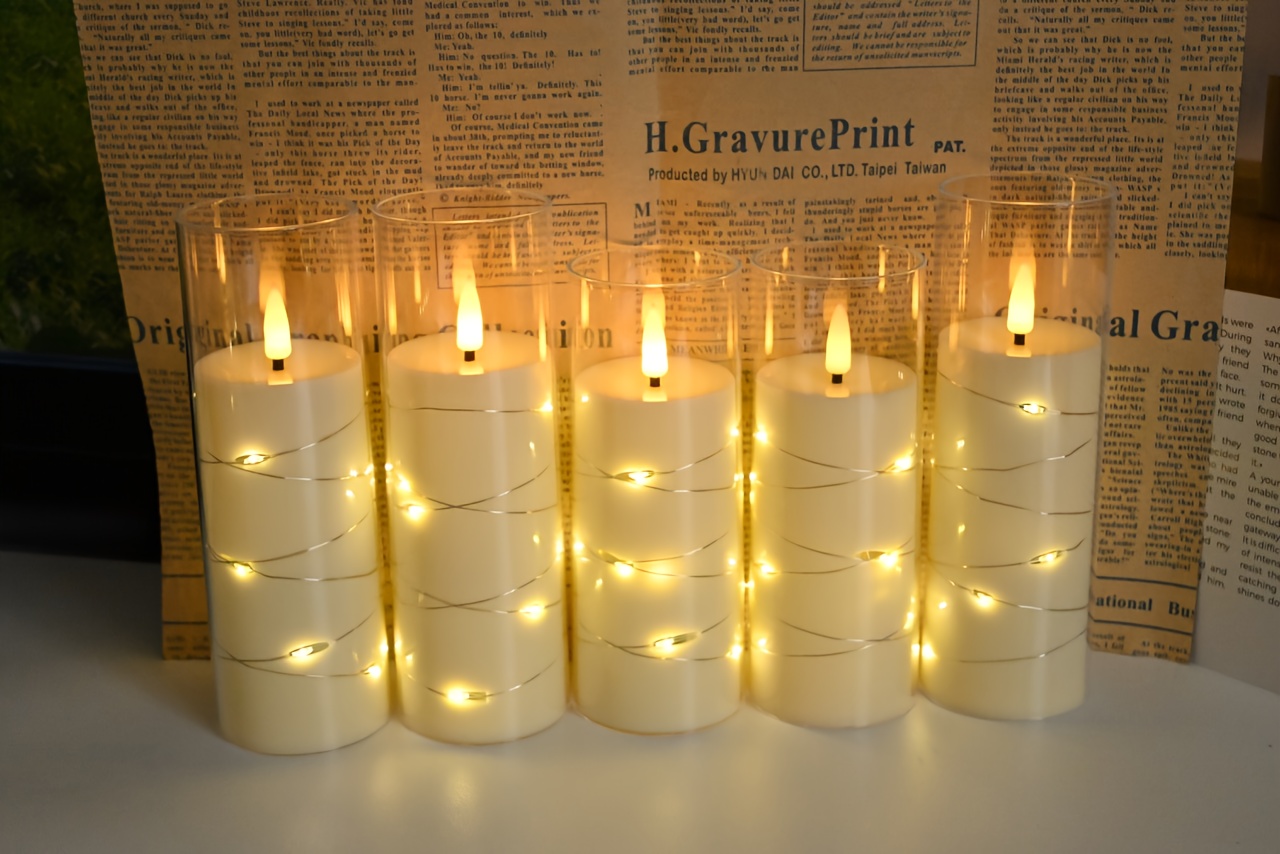 8 Stuks Flikkerende Vlamloze LED Kaarsen met Ingebouwde Feeënlichtsnoer, Batterijgevoerde LED Pilaar Kaarsen met Afstandsbediening en Timer voor Romantische Sfeer en Huis, Bruiloft, Halloween, Kerstdecoratie, Warm Wit Licht