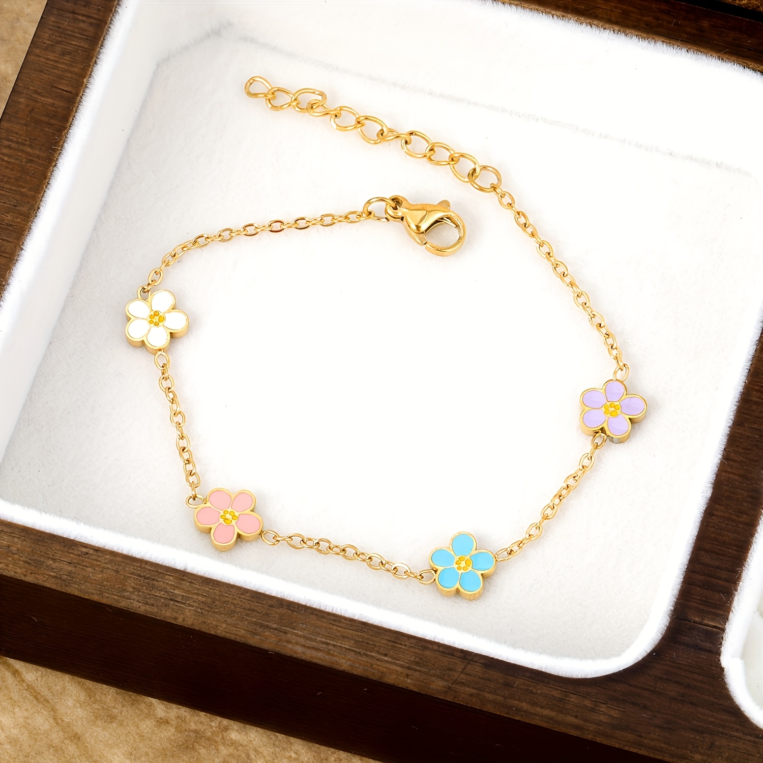 TEMU A Stylish Women's Classic Colorful Daisy Flower Bracelet | Stainless Steel With Plating, Bohemian Style, Cute And Easy Bracelet For Women,