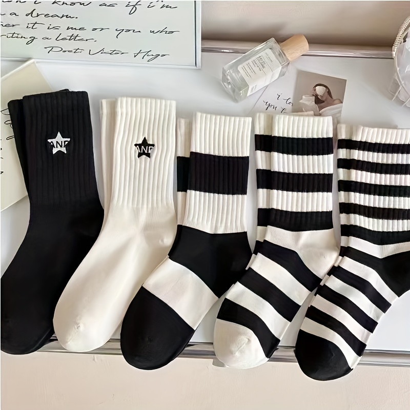 

[autumn And Winter] 5 Pairs Of Women's Socks With High Simple Striped Sports Socks With Five-pointed Star Jacquard Trendy Mid-tube Socks