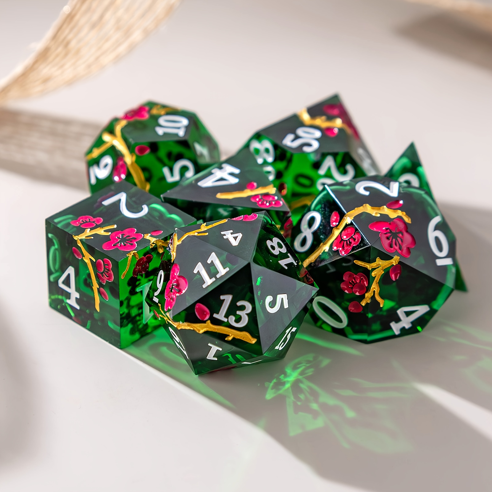 7pcs Plum Blossom Resin Sharp Corner Polyhedral Dice Set for RPG Games