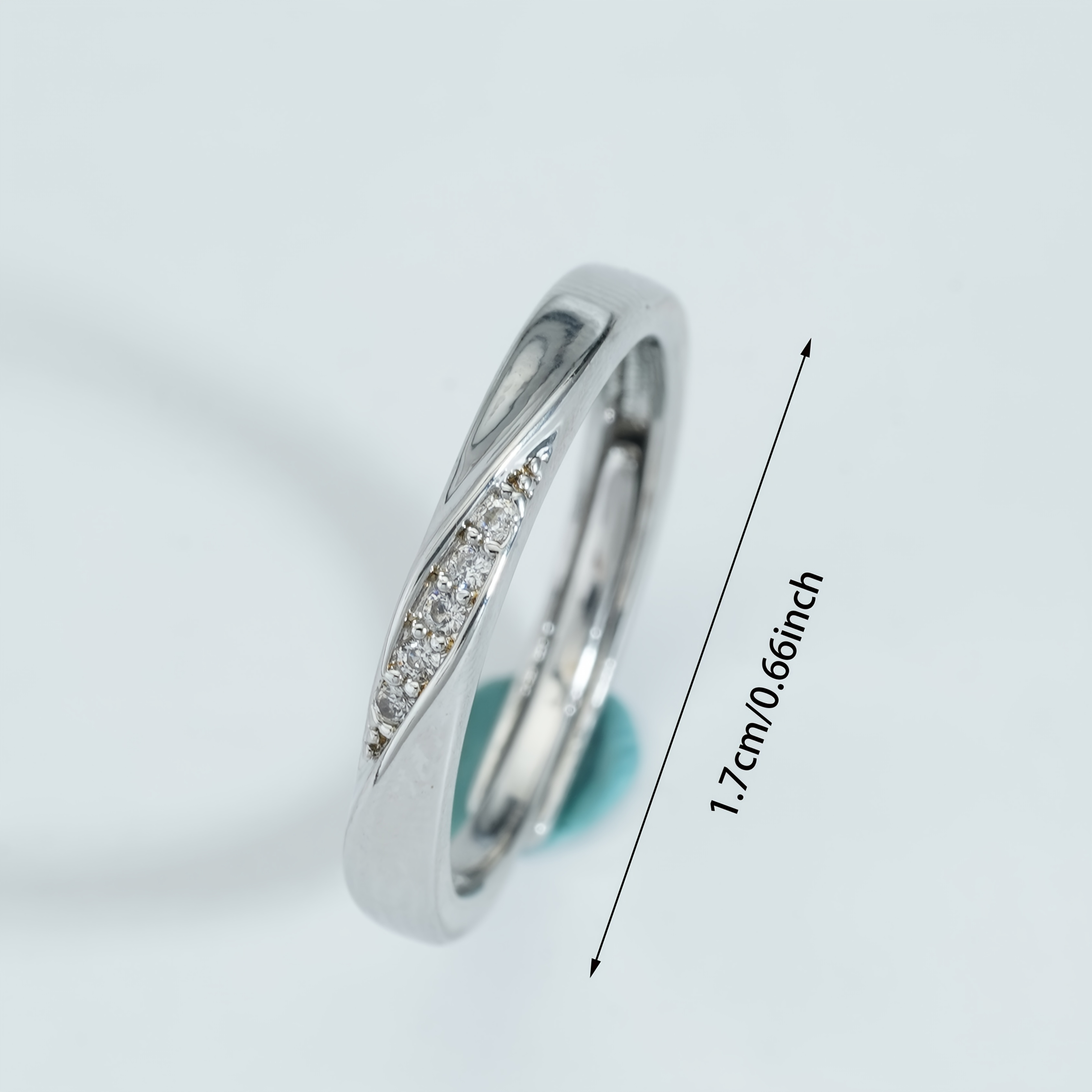Open-end Möbius Ring with Synthetic Zirconia, Adjustable