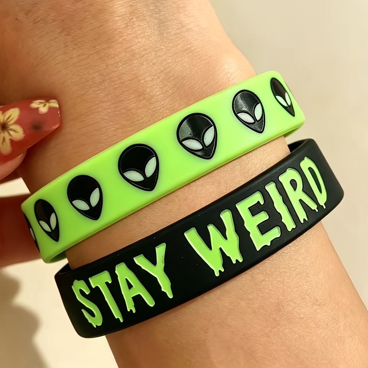 TEMU New 2pcs Drip-paint Silicone Bracelet Set, , Couple's Style, Dark Series, Streetwear Matching Bracelets, Party Accessories, For Holiday Gifts