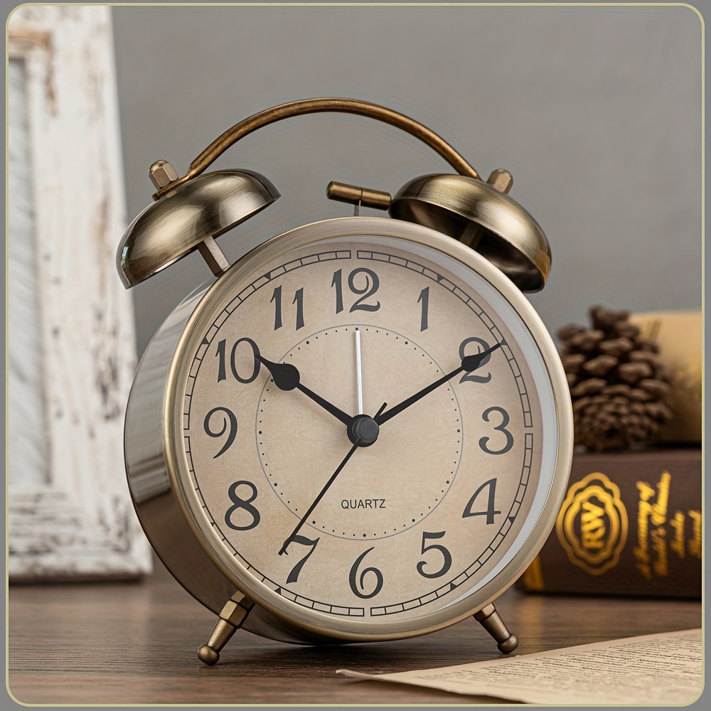 5.9-Inch Metal Retro Luxury Style Bedroom Alarm Clock, Silent Running Time, Mechanical Double Bell Design, Equipped with a Night Light, Can Be Placed in The Living Room, Office Or Dormitory to Add Some Color to The Space, (Batteries Not Included)