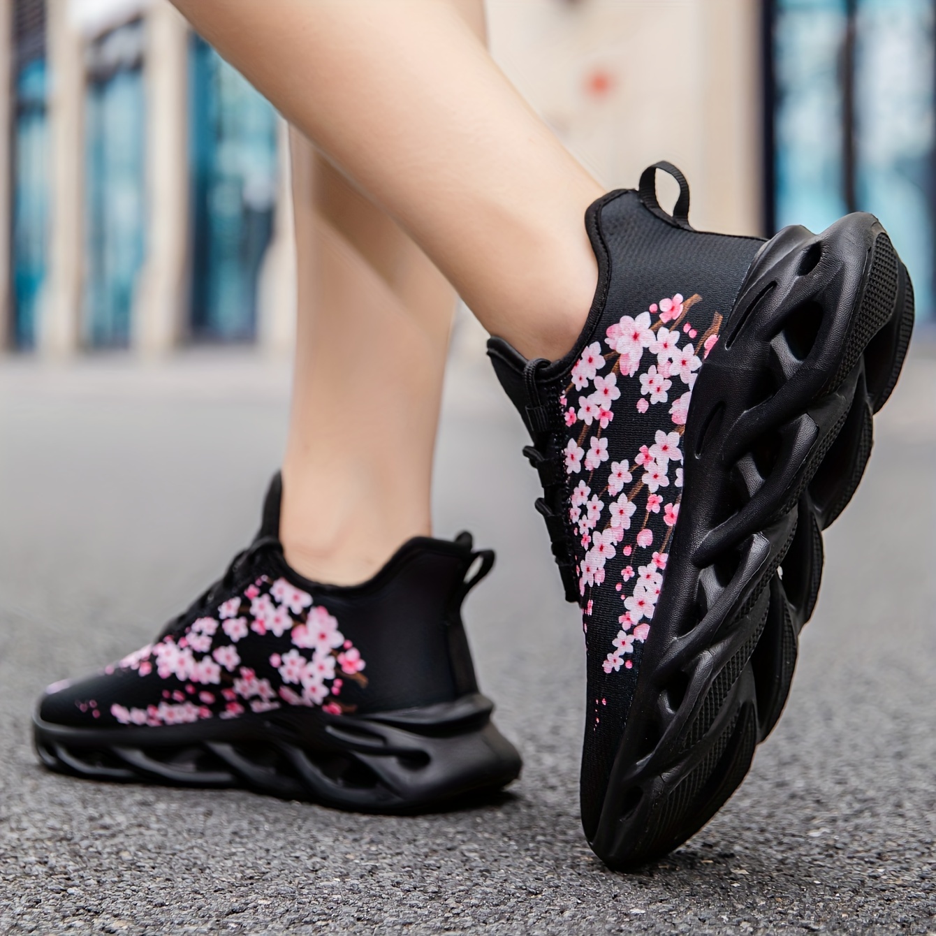 Women's Casual Sneakers with Cherry Blossom Print, Lightweight Soft-Sole Breathable Mesh, Comfortable and Versatile Trendy Shoes. Suitable for Daily Commuting, Sports, Parties, Shopping, and Other Occasions. Comfortable to Wear for Long Periods