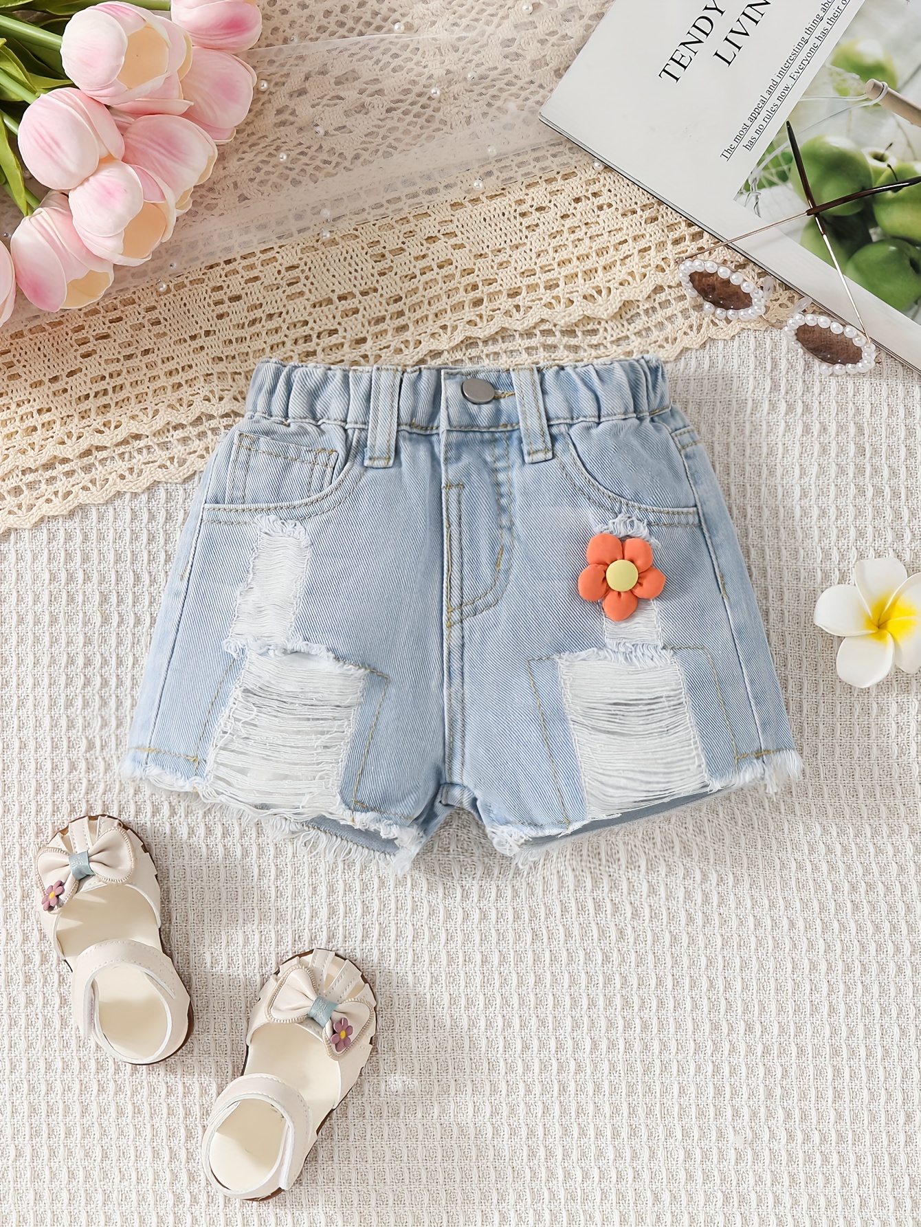 flower jean shorts - Oman