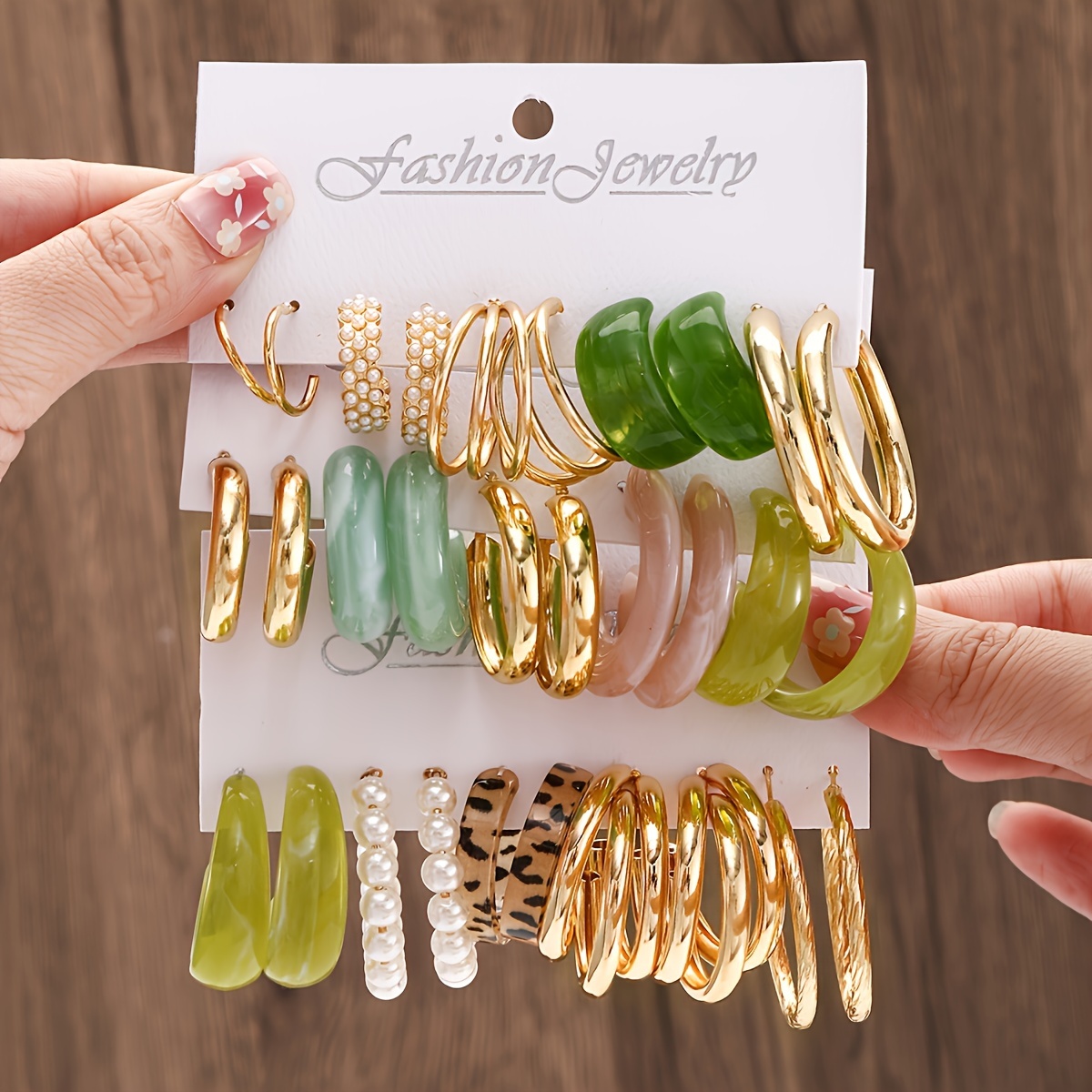 

15 Pairs Set Of Exquisite Golden Green Circle Design Hoop Earrings Elegant Vintage Style For Women Gifts