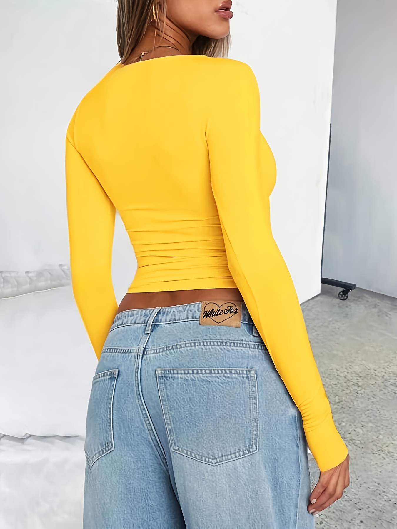 Women's Y2K Solid Color Cropped Slim Fit Long Sleeve T-Shirt - Round Neck Casual Top for Spring/Autumn, Machine Washable Everyday & Back-to- Outfits, Ladies T Shirts, Spring Fashion, Minimalist Style, Smooth Fabric, Stylish Blouse, Women