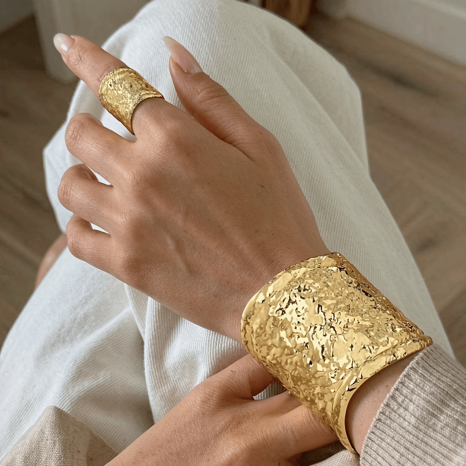 TEMU Juego de Joyería con Martillada para Mujer, Pulsera de Tobillo Ancha en Tono Dorado y Anillo, Conjunto Minimalista de 2 Piezas, Juego Ajustable