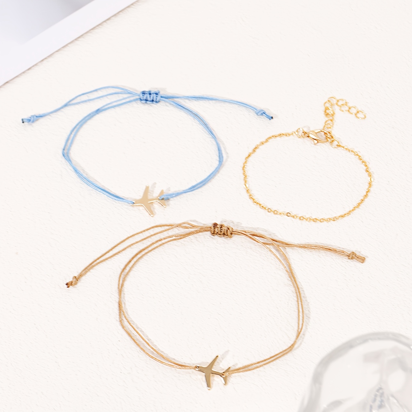 E-shop Ein Set aus 3 stylischen Armbändern mit einem einfachen und exquisiten, verstellbaren geflochtenen Design, für Partys, den und als Schmuck für