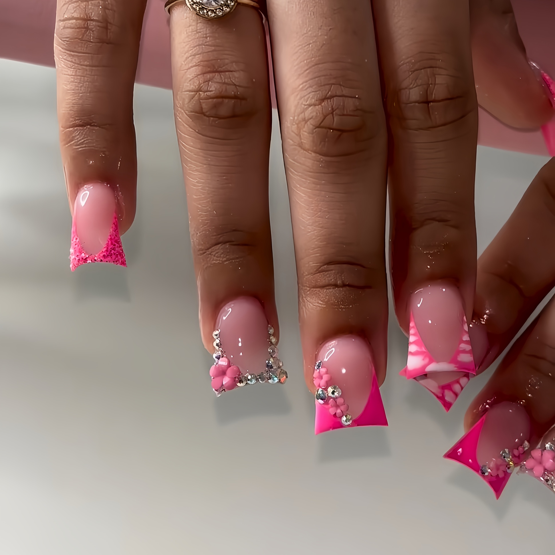 TEMU 1 Set 24pcs Duckbill-shaped Press-on False Nails Elegant Red French Style Bright Glitter Cute Flowers Crystal Rhinestones Suitable For All Women