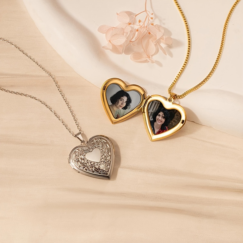 Customized Photo Necklace with Heart-Shaped Frame