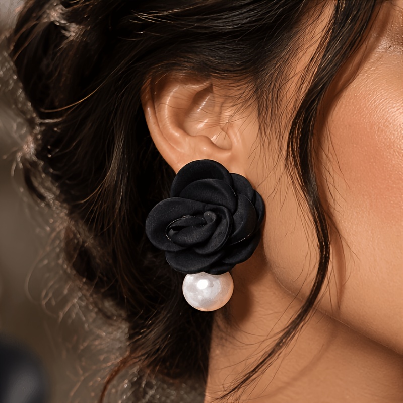 TEMU 1 Par de Aretes Premium Minimalistas para Mujer con Diseño Floral de Rosas y Plantas, Aretes de Botón con Cuentas de Plateada con Flores de Tela