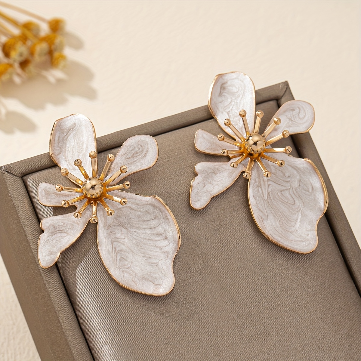 Image of Pair Of Fashionable Sexy Enamel Glaze Flowers Suitable For Women's Outfit Studs Daily Vacation Party