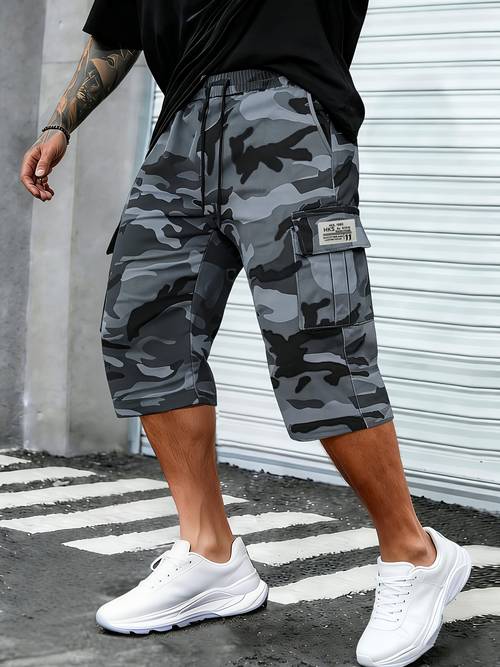 mens camouflage cargo capri pants featuring a camouflage pattern relaxed fit adjustable waist drawstring and multiple pockets casual and versatile mens shorts are suitable for everyday leisure outdoor activities workouts
