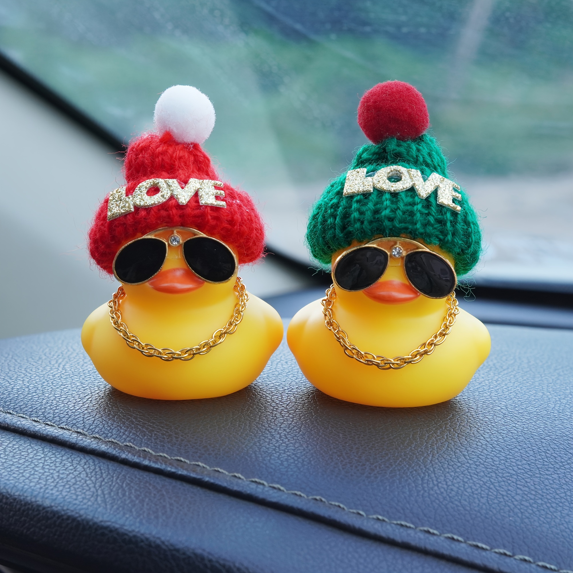 

2pcs Cute Christmas Love Hats Mini Rubber Ducks, Pvc Car & Home Decor, Party Ornaments, Mini Desk Decor, Personalized Holiday Gifts