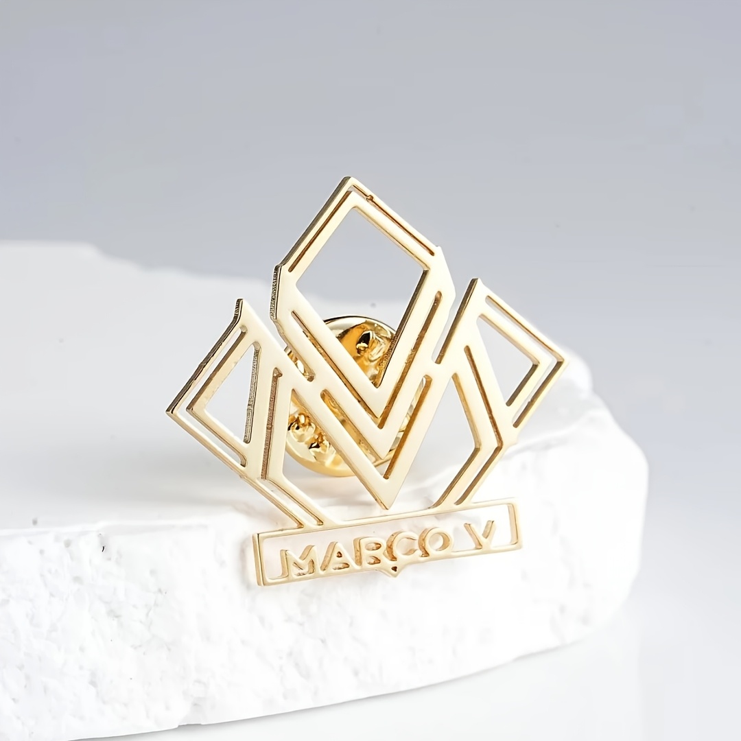 E-shop Anpassbare Edelstahl-Brosche mit verschiedenen Mustern (Goldene Buchstaben, Hundemotiv, geometrische Formen) - für Valentinstagsgeschenke &