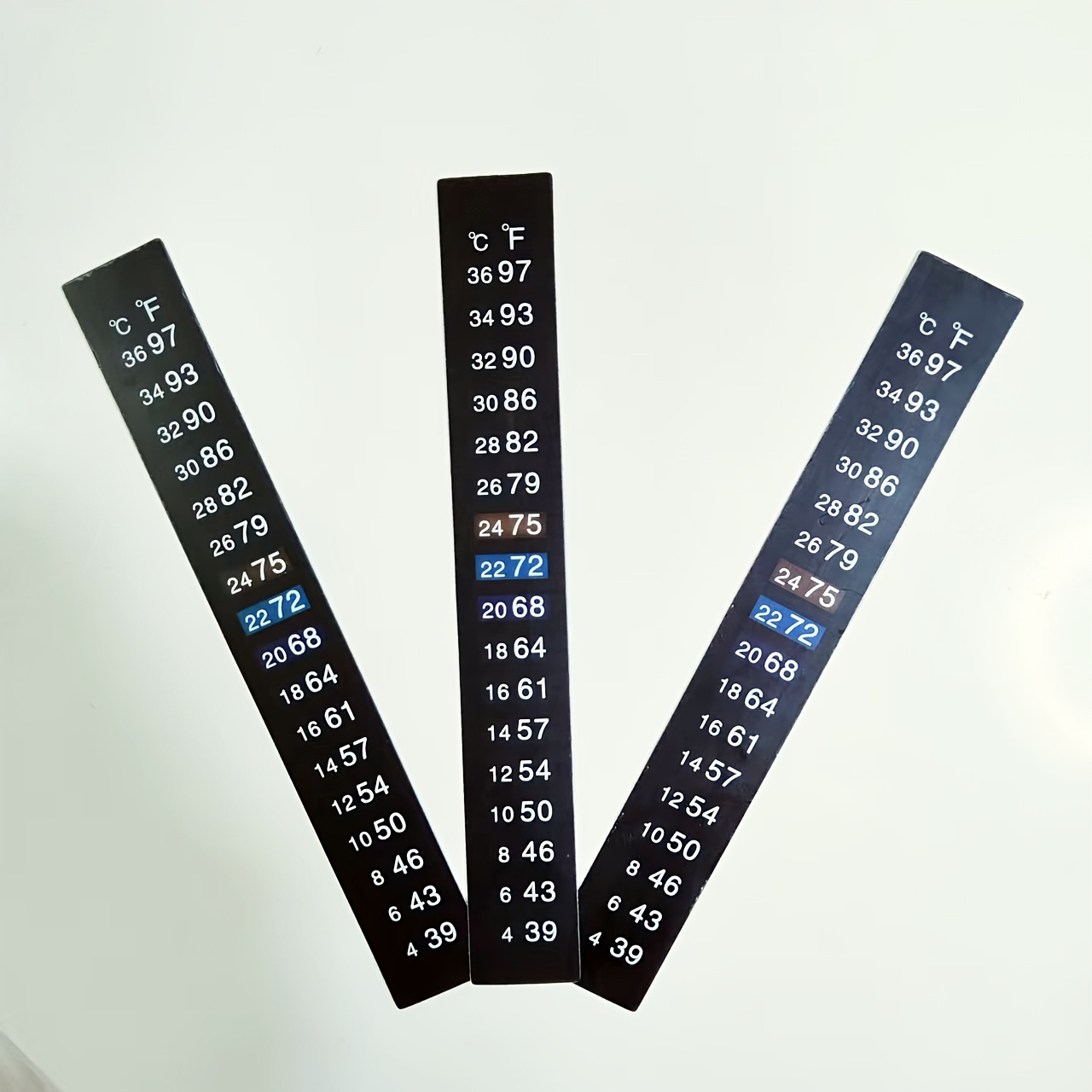 1/3/5pcs Fish Tank Temperature Stickers With Lcd Display For . Adhesive Temperature Stickers With 4-36 Degrees And Display. Non-electrified, Without Battery