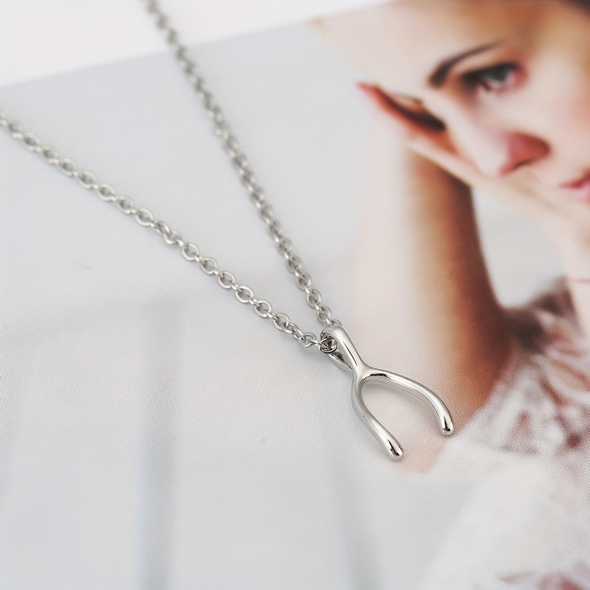 TEMU 1pc, European And - Copper - Unisex Exquisite Necklace, Suitable For Daily Wear, Parties, Weddings, And Holiday Gifts