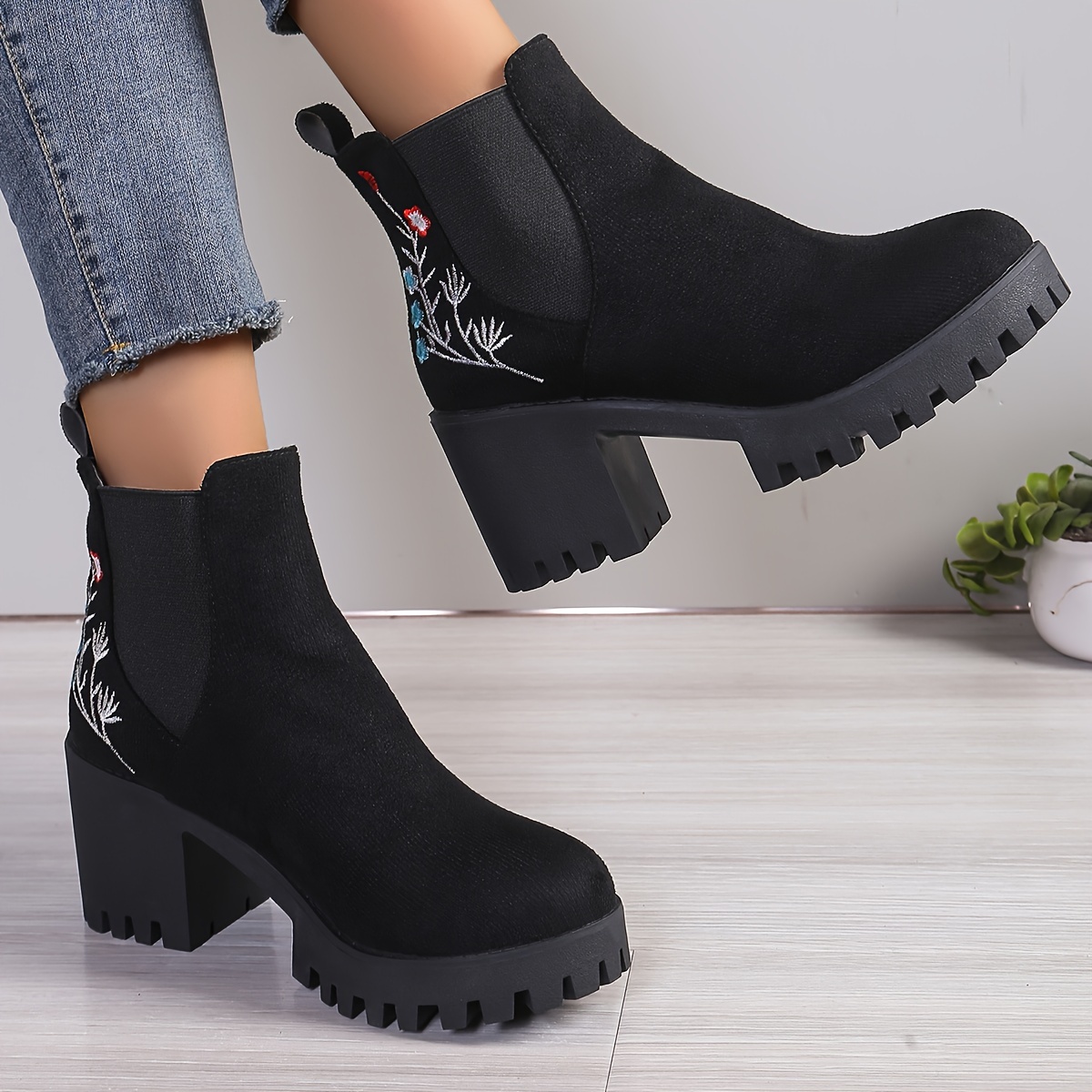 

High Heels Women's Thick Heels Thick Soles Autumn And Winter Short Boots Round Head Boots