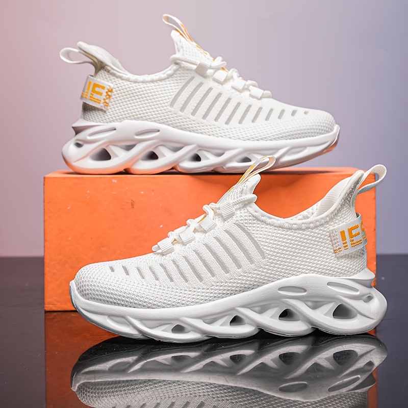 'S All-Season Running Shoes, Lightweight And Breathable with a Non-Slip Design, Model R101, Jump Rope