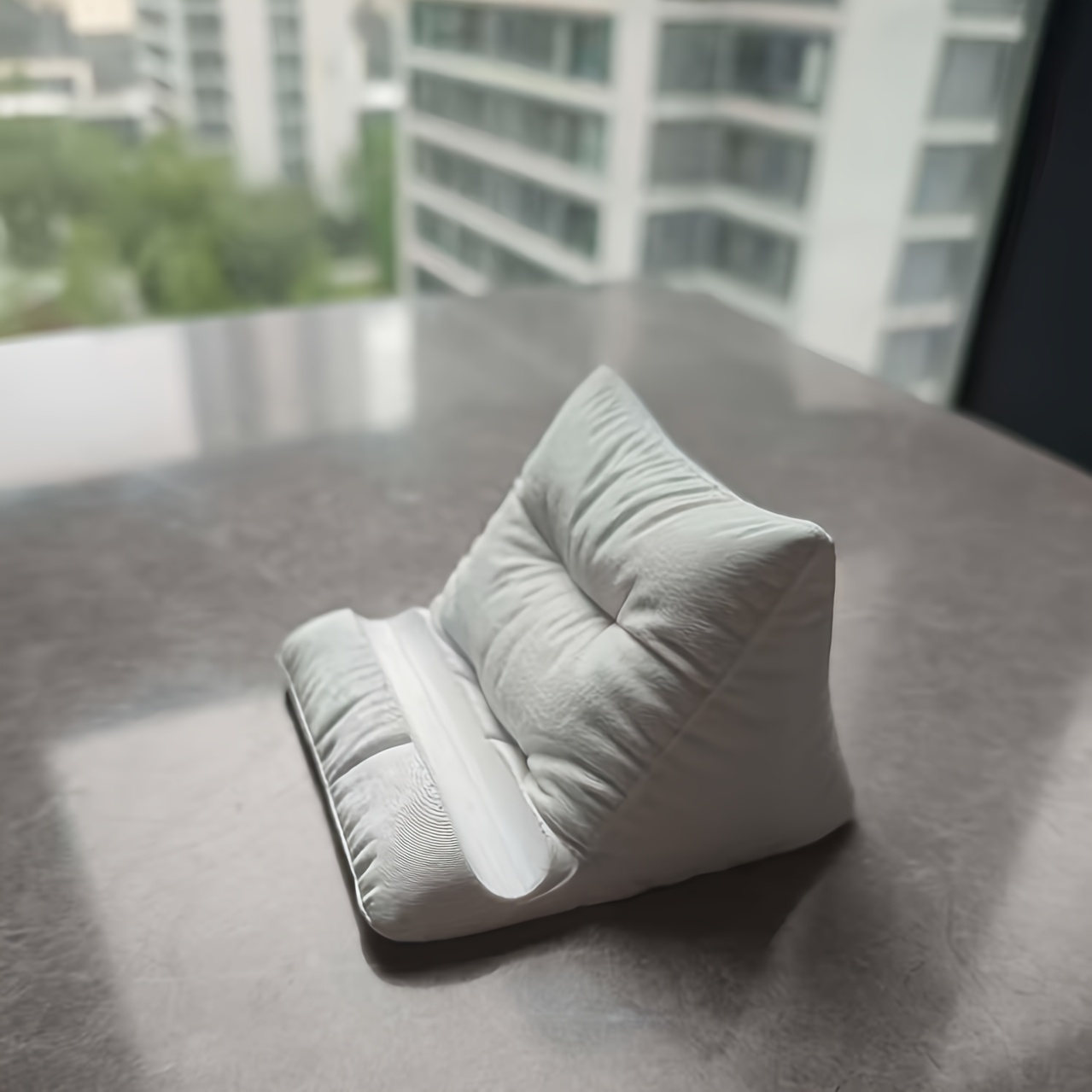 TEMU Soporte para teléfono con forma de almohada que puede sostener un teléfono o un bolígrafo