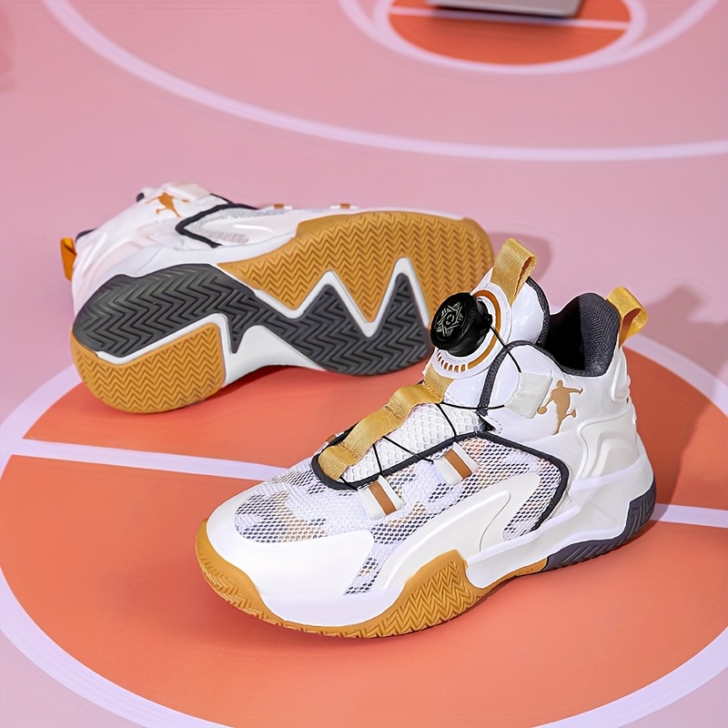 The Swift Wind X Basketball Shoes for Kids Combine 'Speed Aesthetics' with 'Hardcore '—Featuring a 3D Supportive Collar to Safeguard The Ankles, And a High-Elastic Cushioning Midsole to Enhance Jumping Power; Breathable Mesh Paired with Glow-In-The