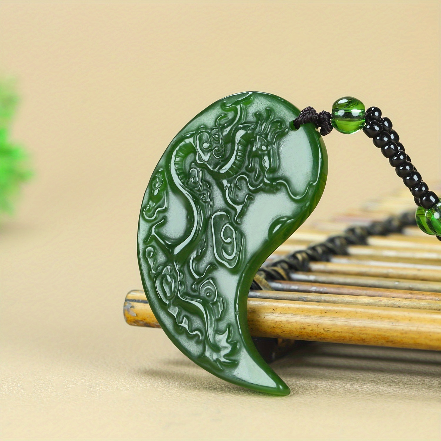 Women's Fashion Pure Green Pendant Necklace