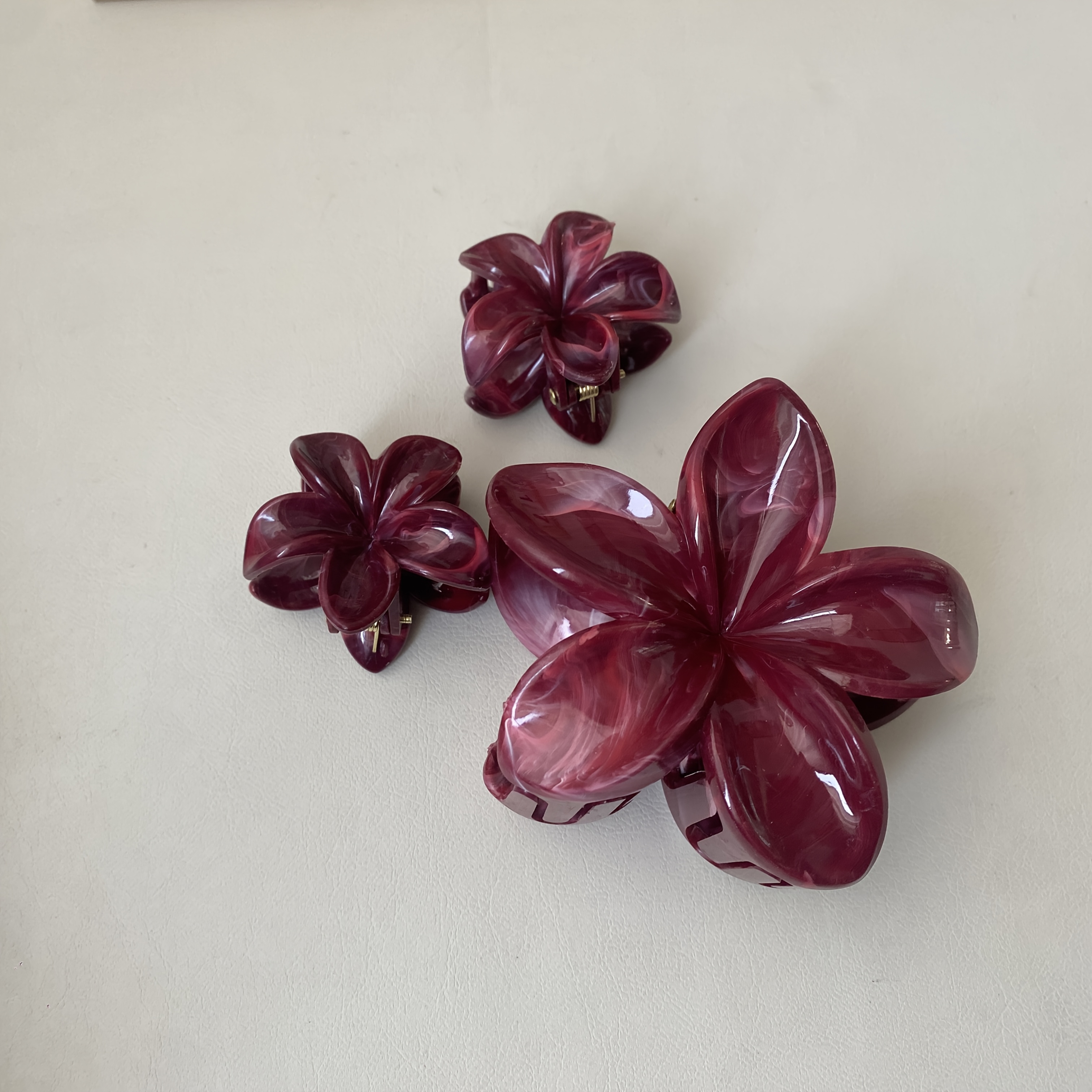 E-shop 3er-Set und gemischte Rosen-Ei-Blumen Haaraccessoires mit luxuriösem Touch für Frauen, bestehend aus einem Stirnband am Hinterkopf und einer