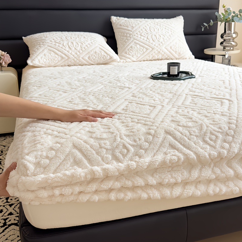 mattress protective set autumn and winter heavyweight   warming carved single pad no pillowcase details 5