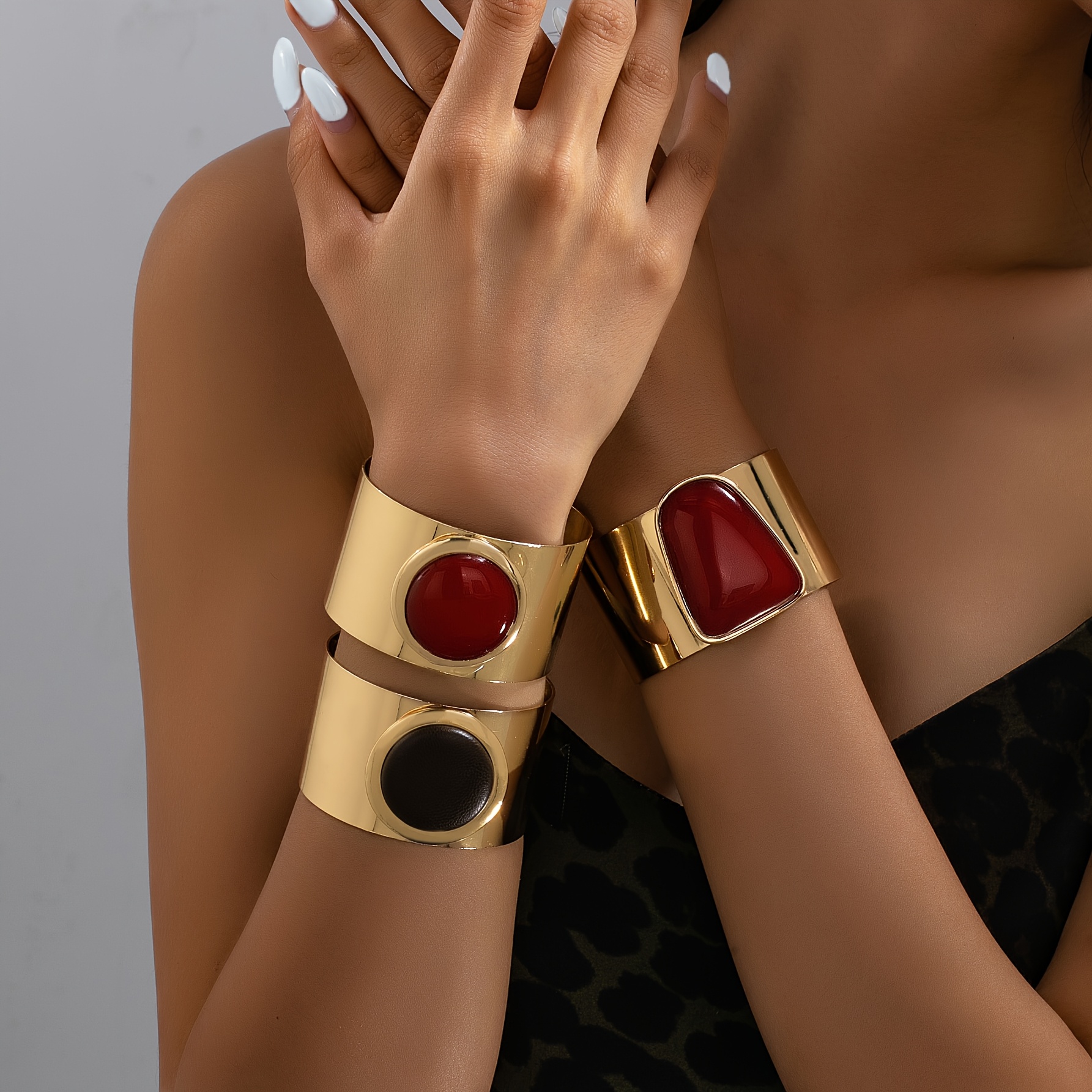 Fashionable Geometric Wide Open Bangle for Women