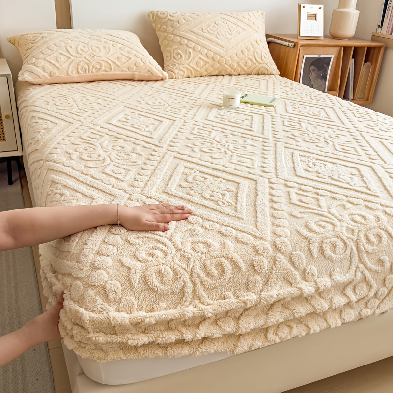 TEMU 1pc A Fitted Sheet In Queen Or King Size, Made From Luxurious, Super Soft Flannel, Designed With A 12-inch Deep Pocket, Perfect For Keeping Warm