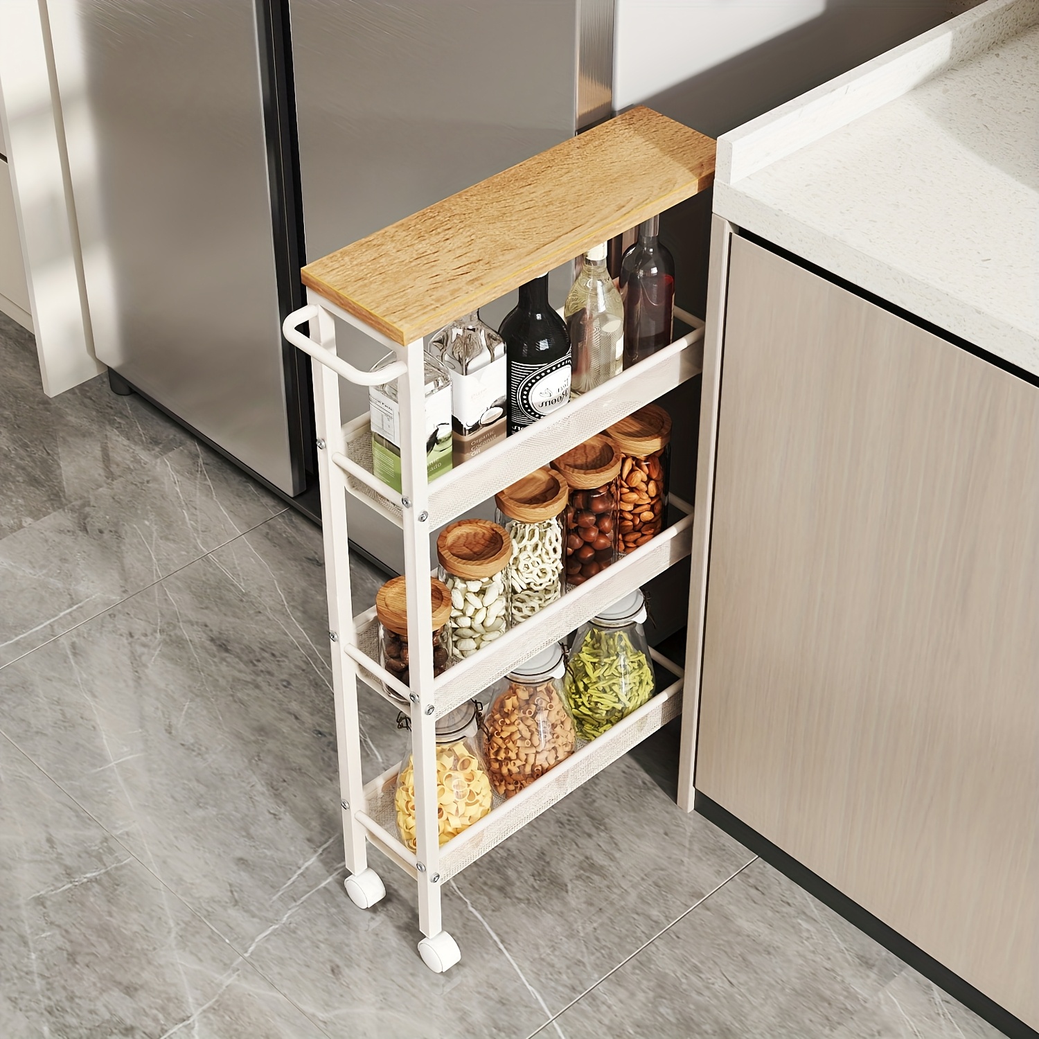 Un Carrito de Utilidad Básico para la Cocina, con Cuatro Niveles, Equipado con Ruedas y...