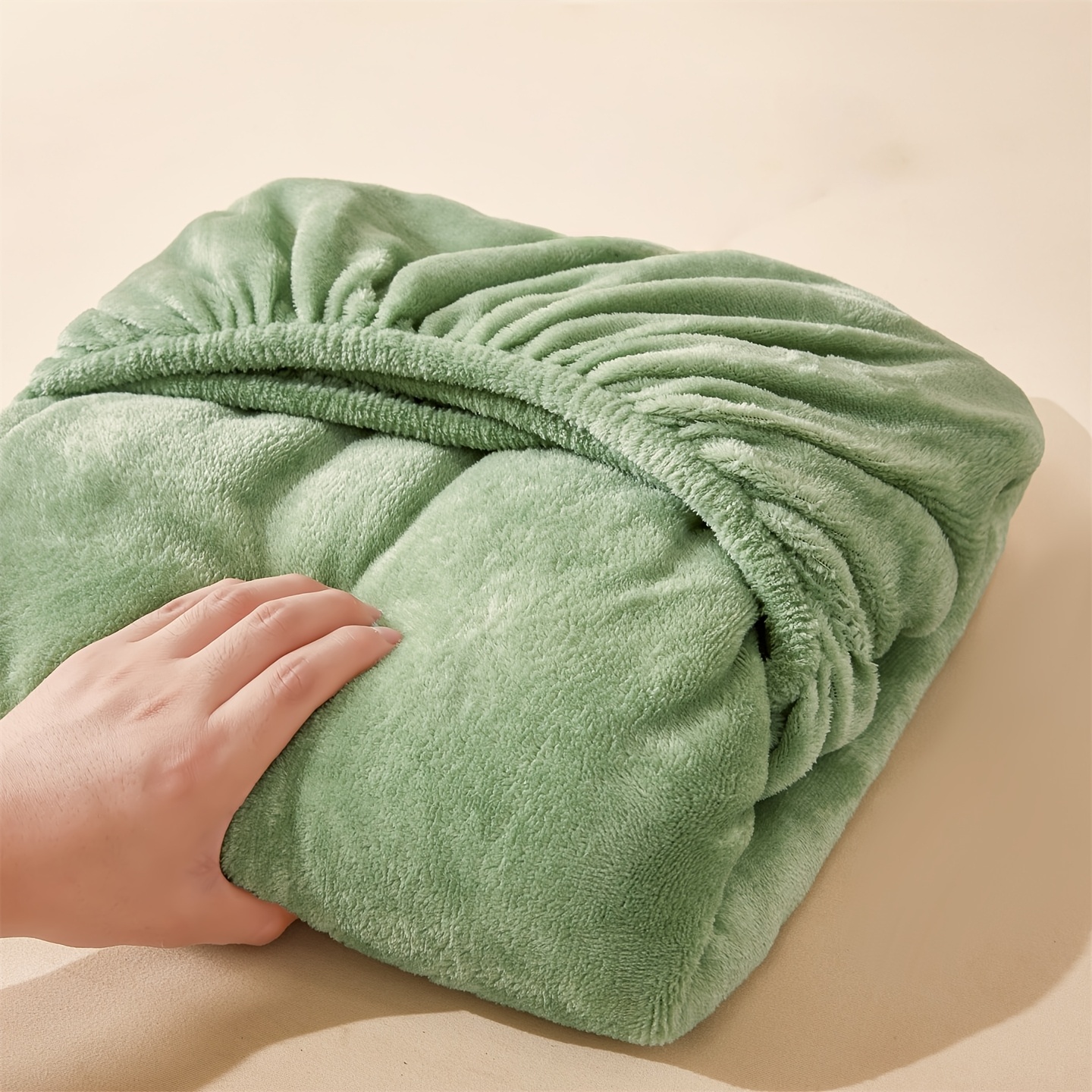 Image of Thickened Milk Fleece Fitted Sheet For Winter, Ultra Crystal Fleece Mattress Protector Cover With Deep Pocket, Machine Washable Hotel Bedding, For Home