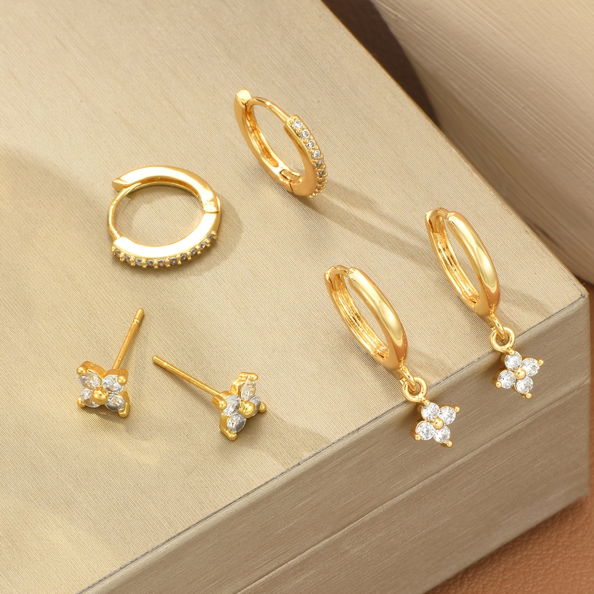 E-shop 6-teiliges Damen-Mode-Steckerohrring-Set im japanischen koreanischen Stil, elegant, schlicht , blütenförmige Steckerohrringe aus synthetischem