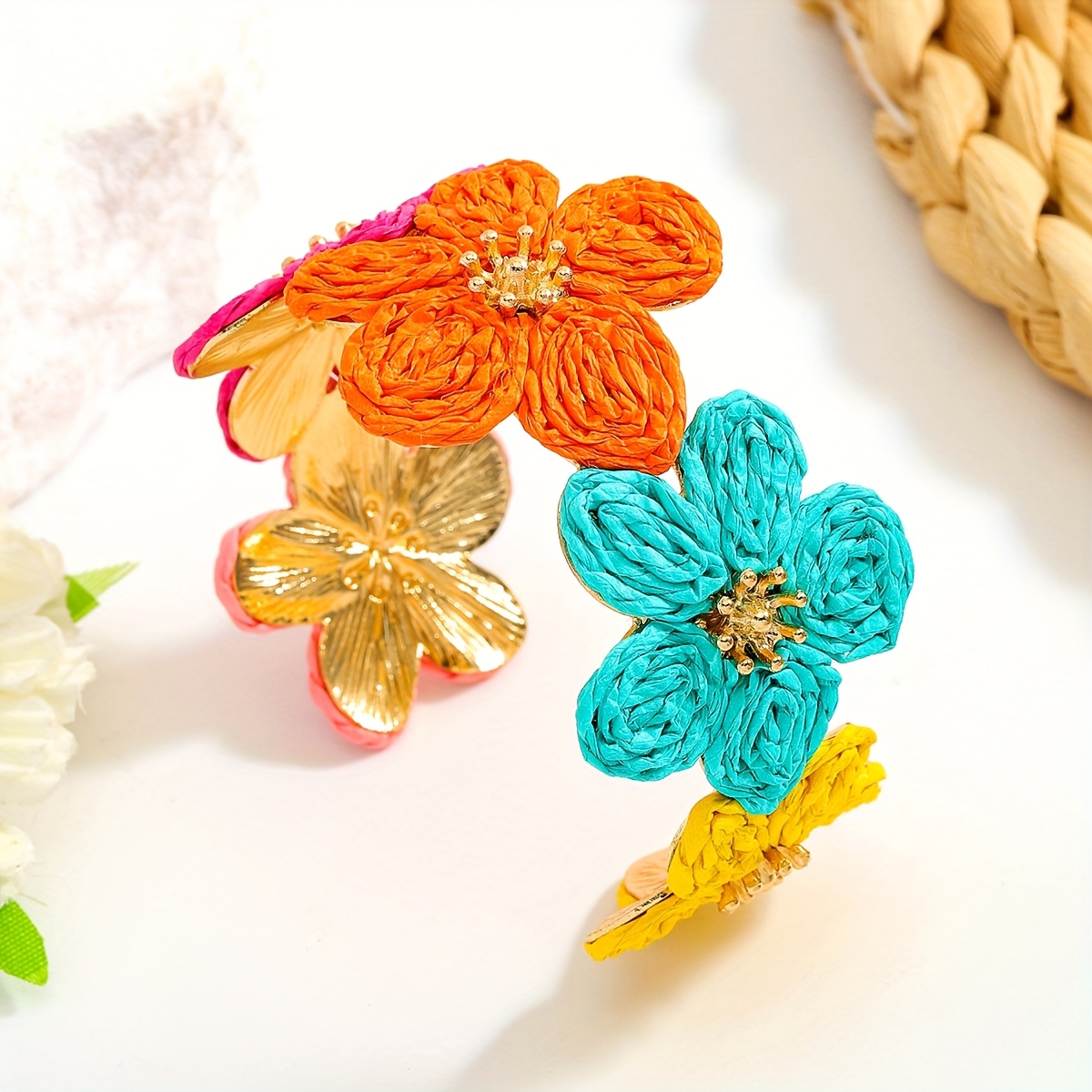 TEMU Bracelets bohèmes colorés en raphia, à , avec fleurs à pétales, élastiques élégants, parfaits pour tous et les vacances