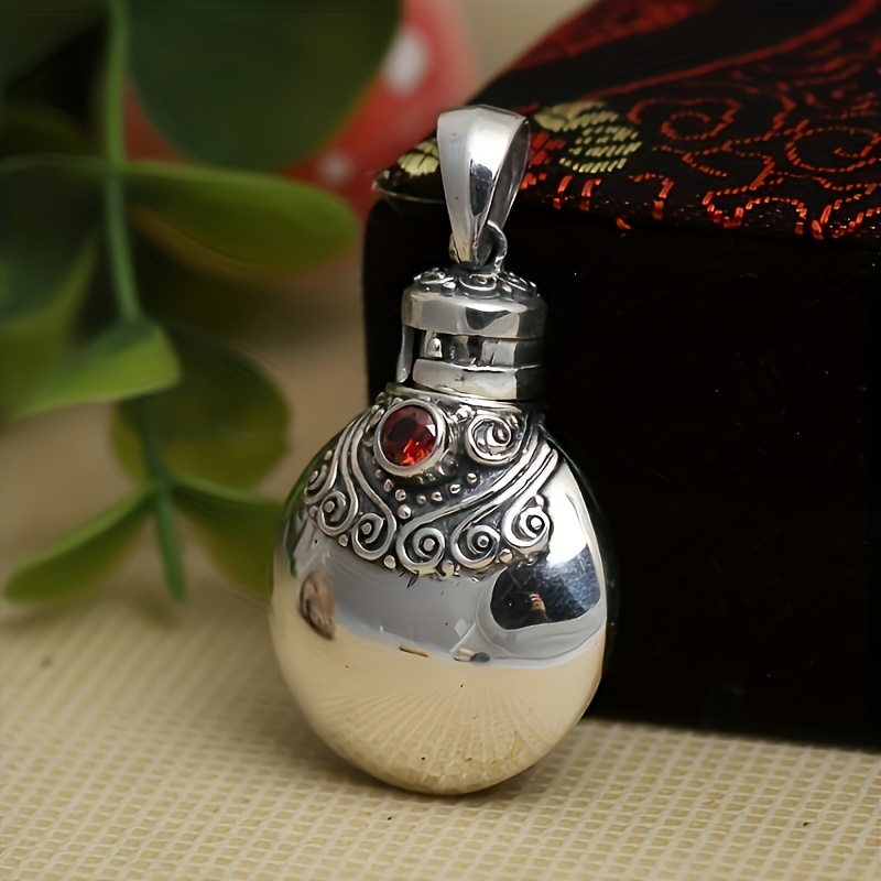 Trendy Fashion Retro Perfume Bottle Pendant Necklace Individual Hip-hop Rock Gift Jewelry
