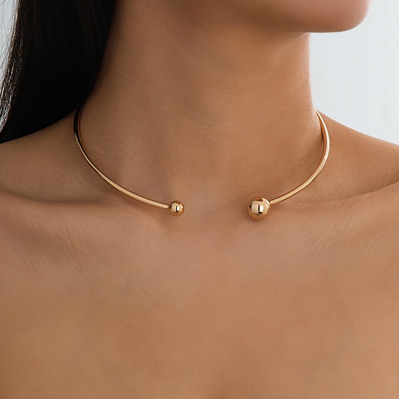 Dieser einfache und elegante Choker im Western-Stil ist * fr Frauen, um  ihn bei Ausflgen und Partys zu tragen.