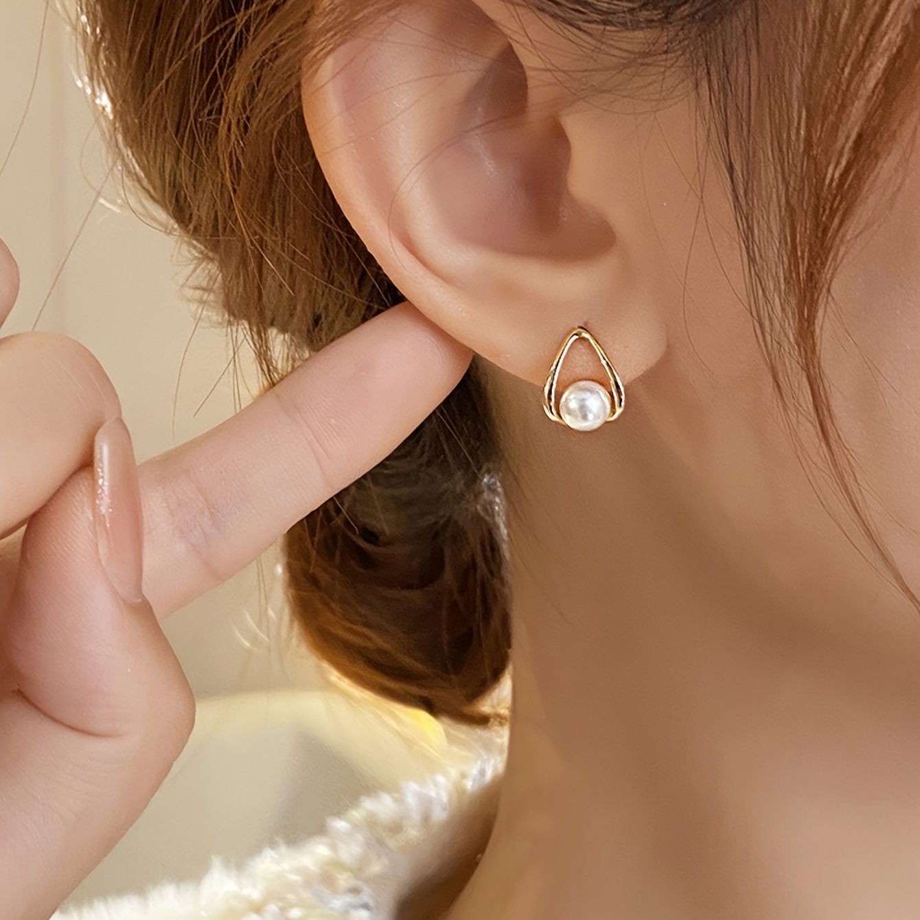 1 Pair of Simple, Exquisite, Small, and Elegant French-Style Teardrop Geometric Imitation Pearl Women's Daily Casual High-End Fashion Stud Earrings