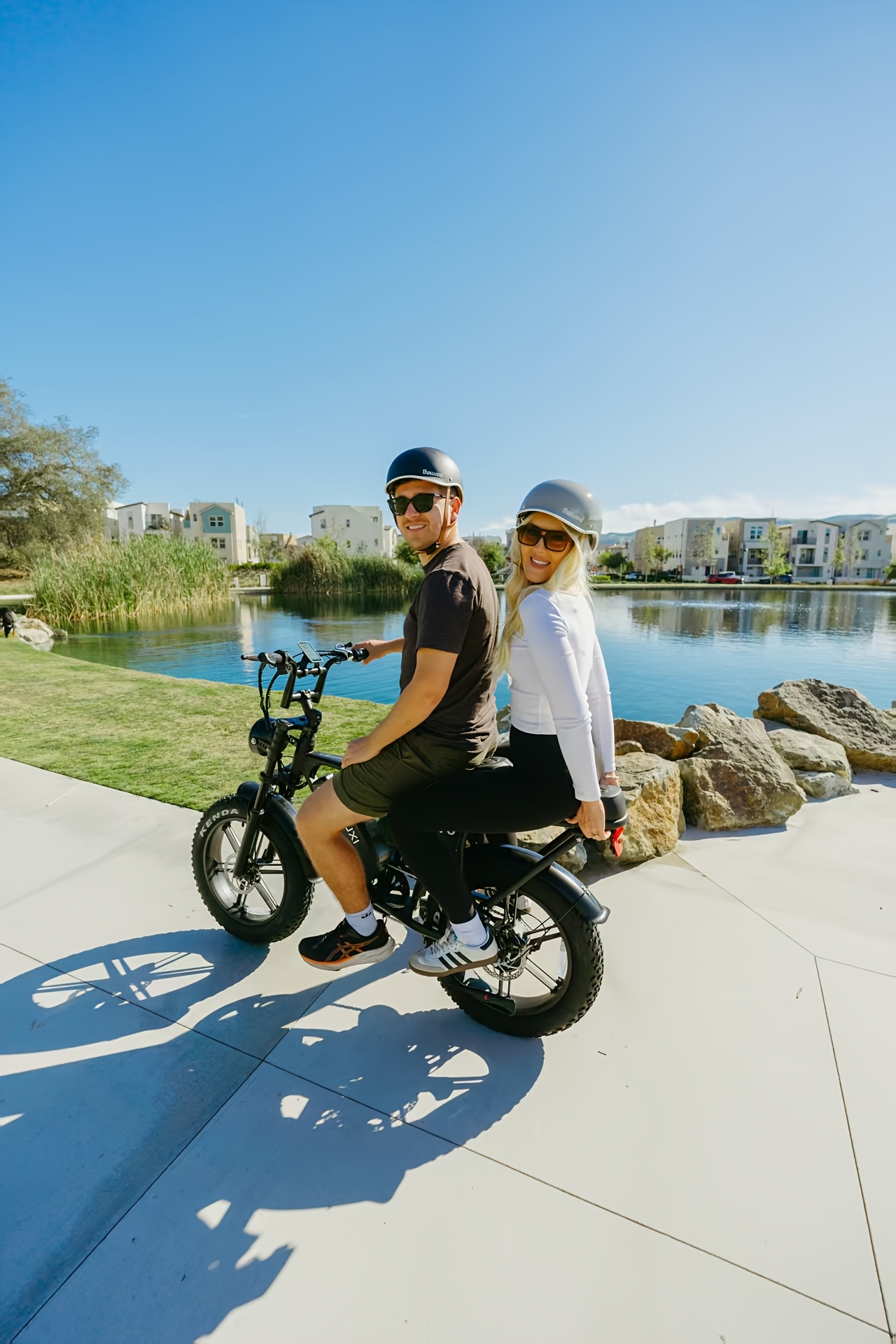 electric bike v8 electric mountain bike with 500w motor 48v 15ah 30ah removable larger battery 19mph h 20 tire e bike adult electric bicycles electric dirt bike electric mountain bike electric bicycle for adults e bike Product details 7
