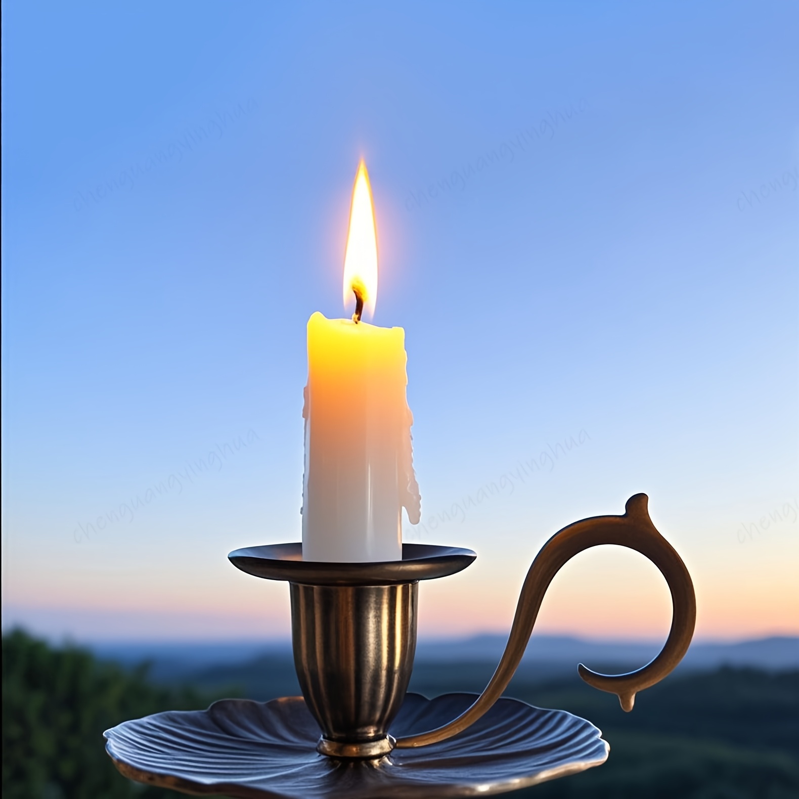 E-shop 1 Eleganter Retro Bronze Metall Prägung Kerzenhalter - Romantischer Stil, Polierter Eisen Kerzenständer, für Wohn- Tischdekoration, Ideal für