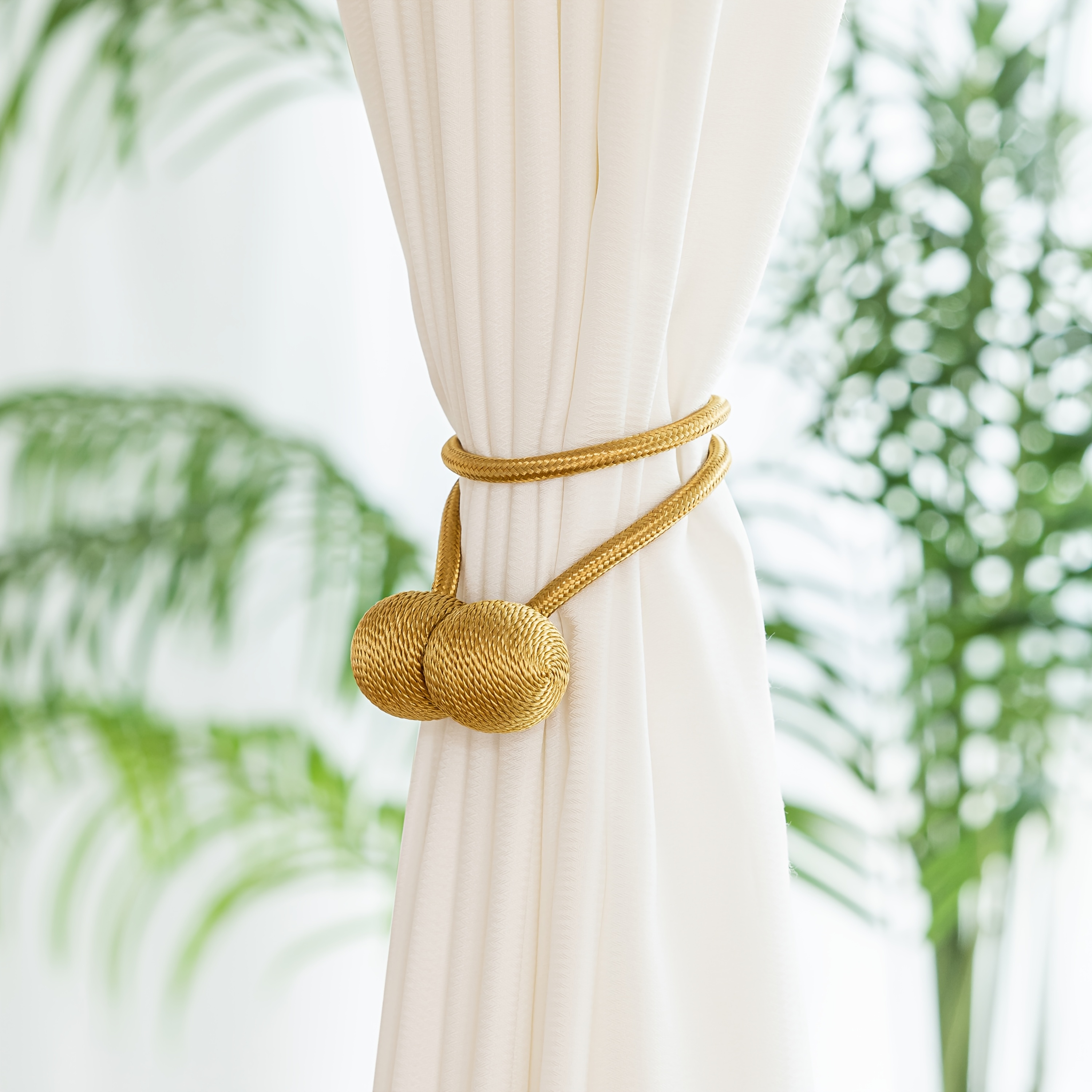 A Set of Two Modern Minimalist Magnetic Curtain Ties Is on, Featuring Thicker Twisted Ropes And Flexible Magnetic Ties. They Are Durable, Easy to Install, And Do Not Require Drilling, Making Them Perfect for Bedroom And Living Room Decor
