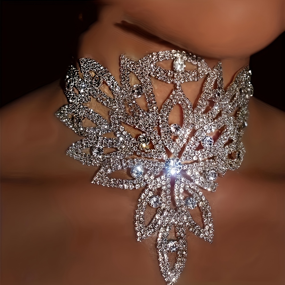 TEMU Fashion Rhinestone Heart-shaped Choker Necklace, Shiny Rhinestone Leaf Neck Accessory