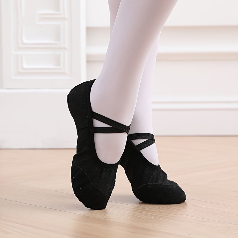 Children's Soft-Sole Dance Shoes, Kitten Paw Style Ballet Flats with No-Tie Design for Practice and Performance in Genuine Leather