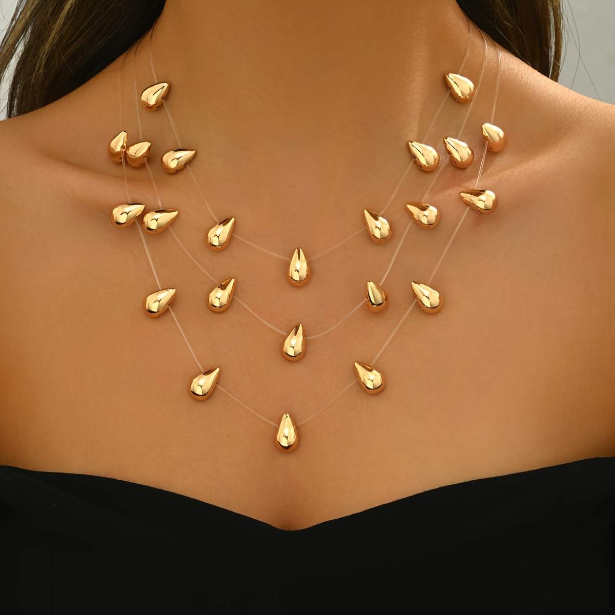 

Collier de Pêche Invisible à Couches de Couleur Dorée avec Pendentifs en de – Chaîne de Clavicule Élégante pour Femmes