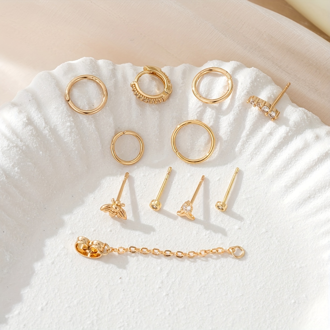 E-shop 11-teiliges minimalistisches Ohrstecker-Set, niedliche Cartoon-Bienen-Mini-Fischschwanz-Ohrstecker, vielseitige Ohrringe für Musikfestivals und