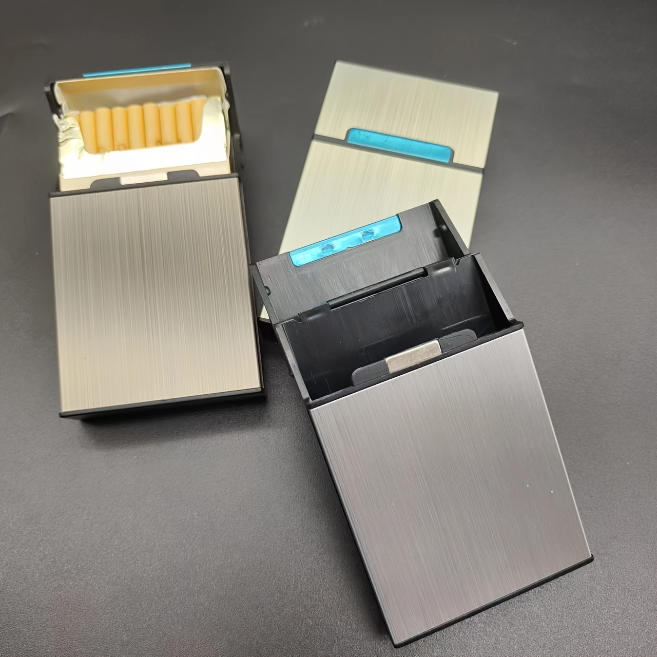 aluminium cigarette case handmade aluminium + horn cigarette case with a nice engraving 9,7x8,3cm  SOLD